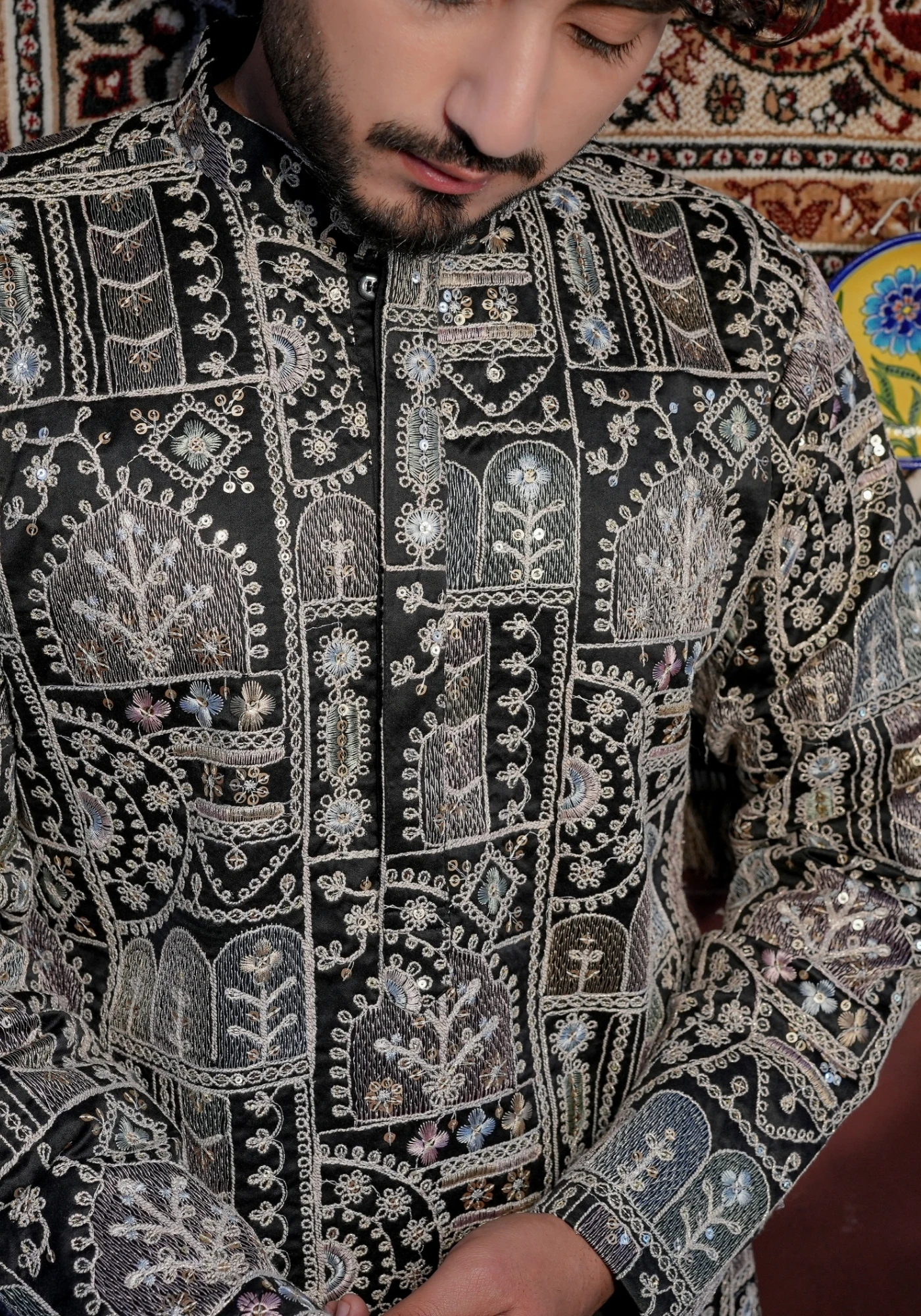 Charcoal Black Rangrez Jharokha Naqsh Embroidered Kurta - view 2