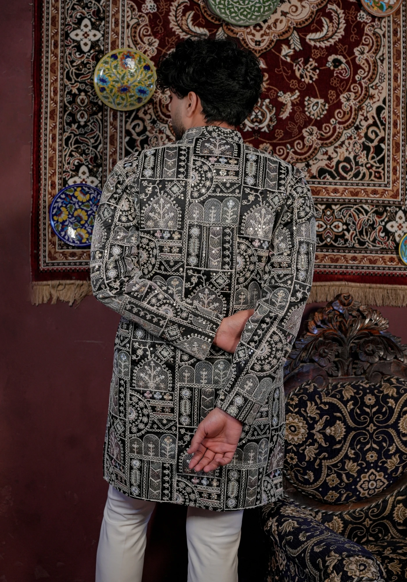 Charcoal Black Rangrez Jharokha Naqsh Embroidered Kurta - view 3
