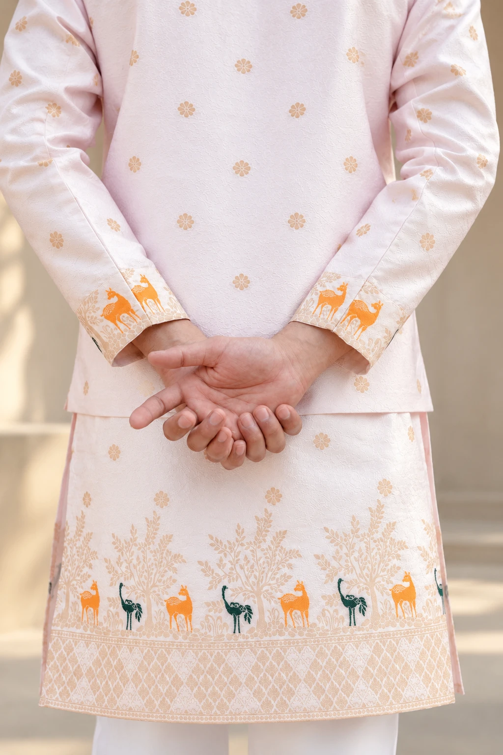 Peach Bunaavat Pashu Baagh Jacquard Koti Kurta Set - view 4