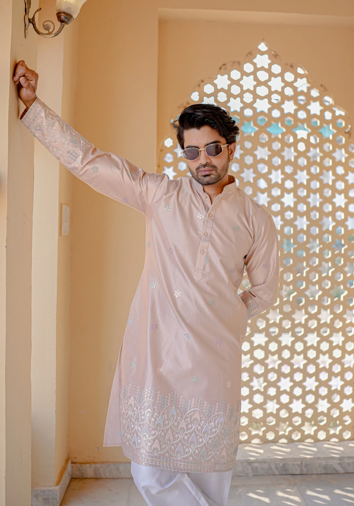 Peach Nazakat Noorbuti Embroidered Kurta - view 1