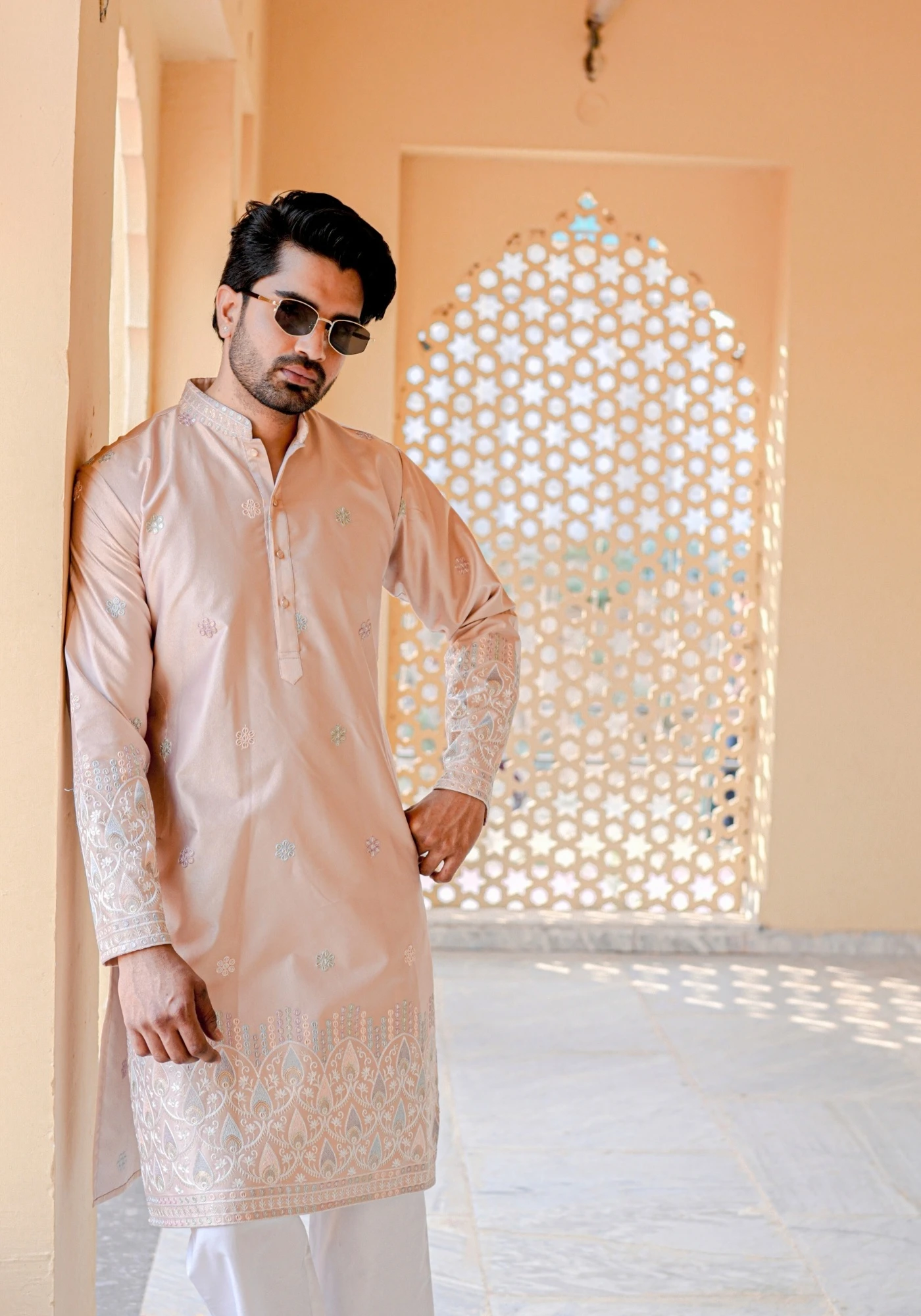 Peach Nazakat Noorbuti Embroidered Kurta - view 4