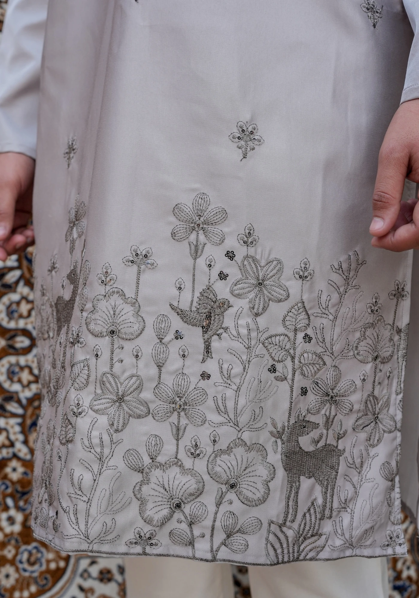 Smoke Grey Gulzar Naqsh Embroidered Kurta - view 2