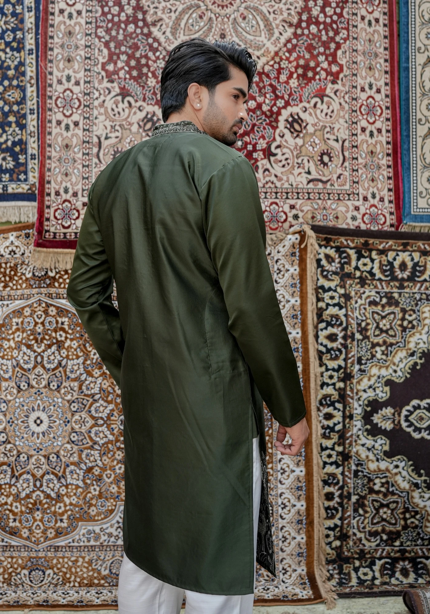 Olive Green Gulzar Naqsh Embroidered Kurta - view 3