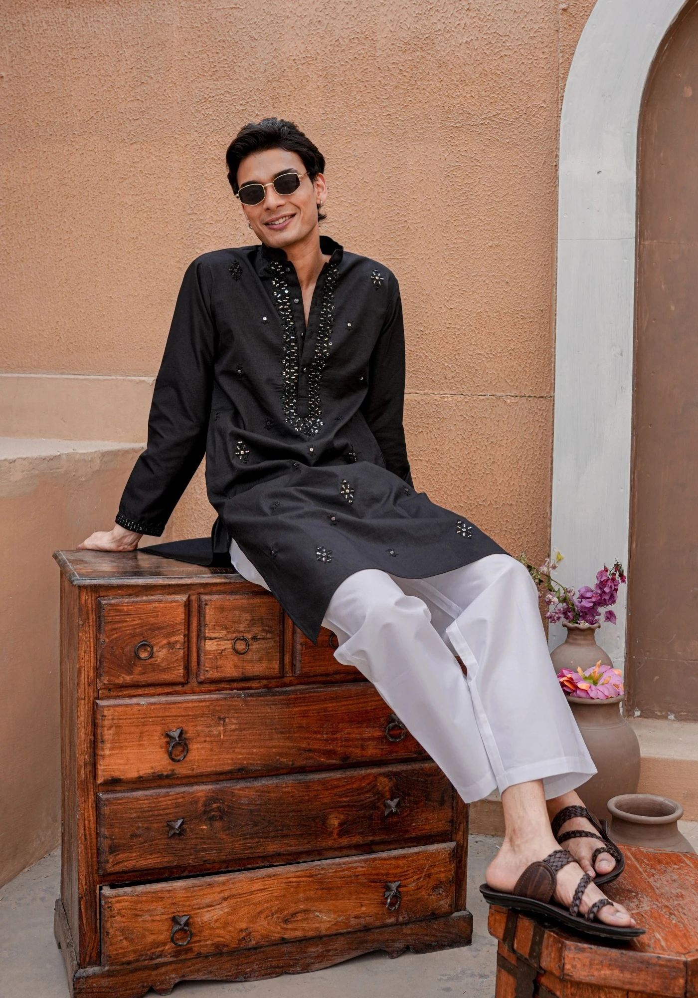 Black Gulnaar Nakshatra Embellished Kurta - view 5
