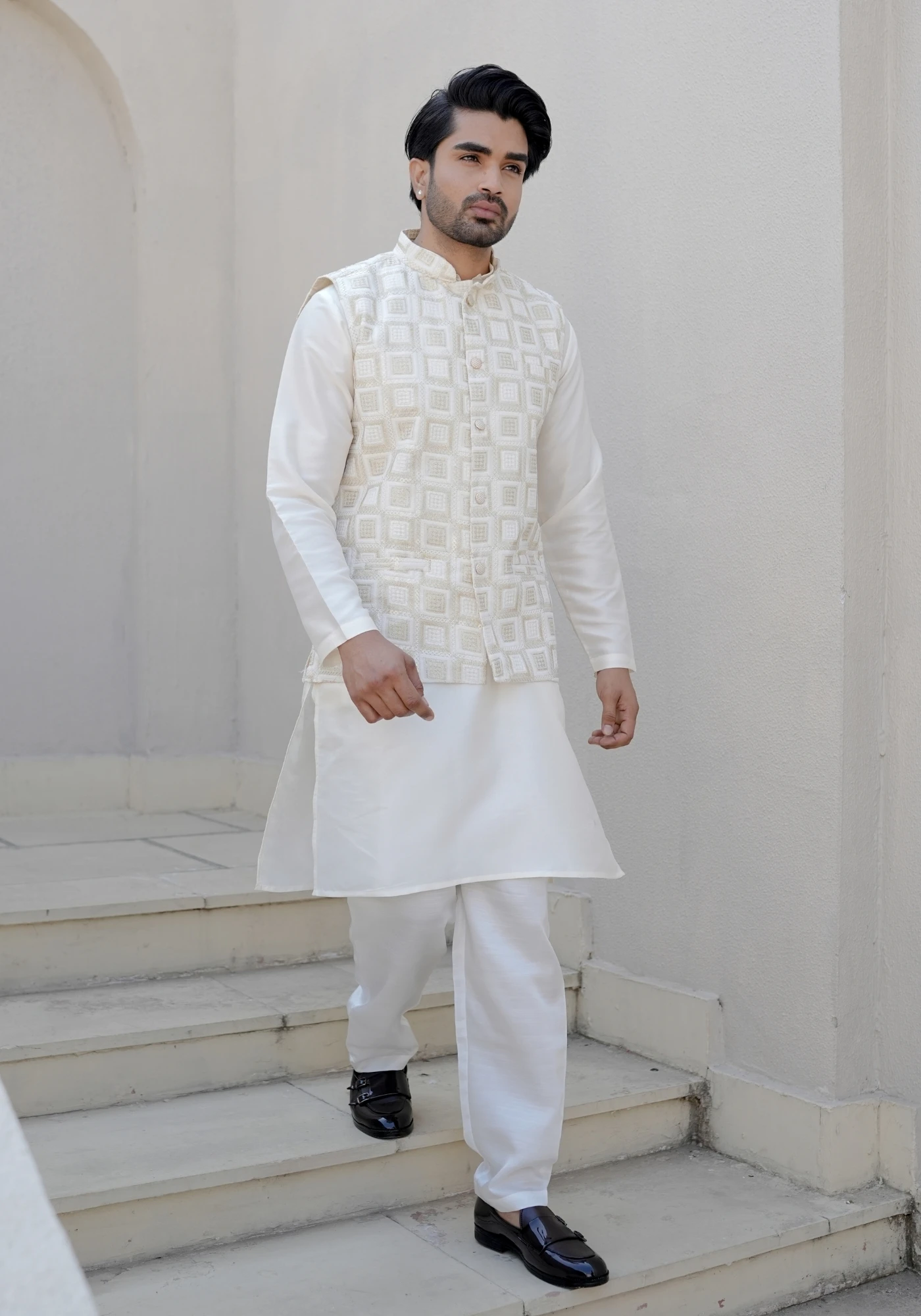 Cream Riwaayat Gulchowk Woven Koti Kurta Pant Set - view 4
