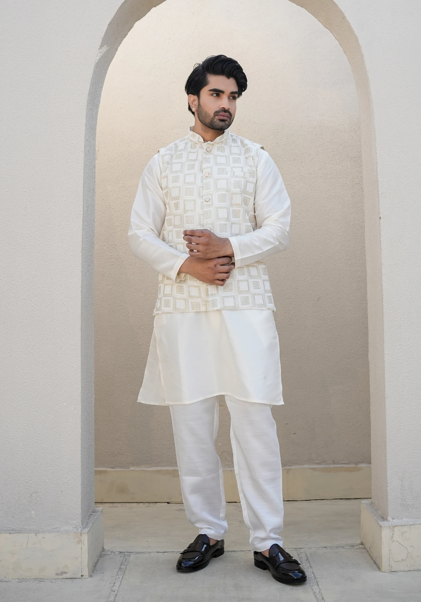 Cream Riwaayat Gulchowk Woven Koti Kurta Pant Set - view 5