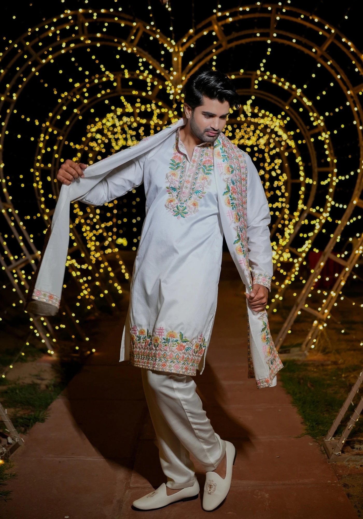 White Gulnaar Gulistaan Embroidered Kurta Pant with Dupatta - view 4