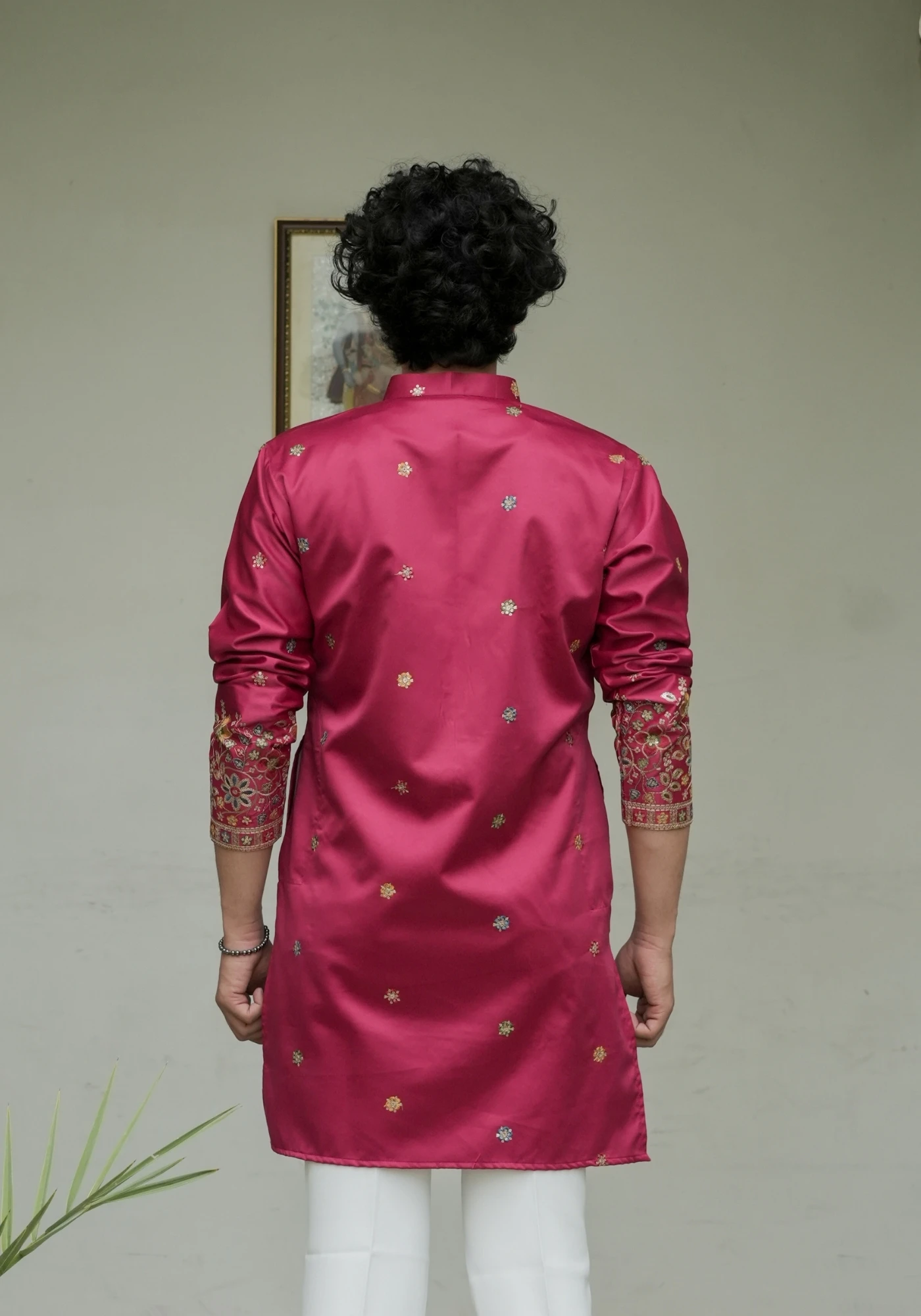 Magenta Pink Noorjaal Gulrang Embroidered Kurta - view 3