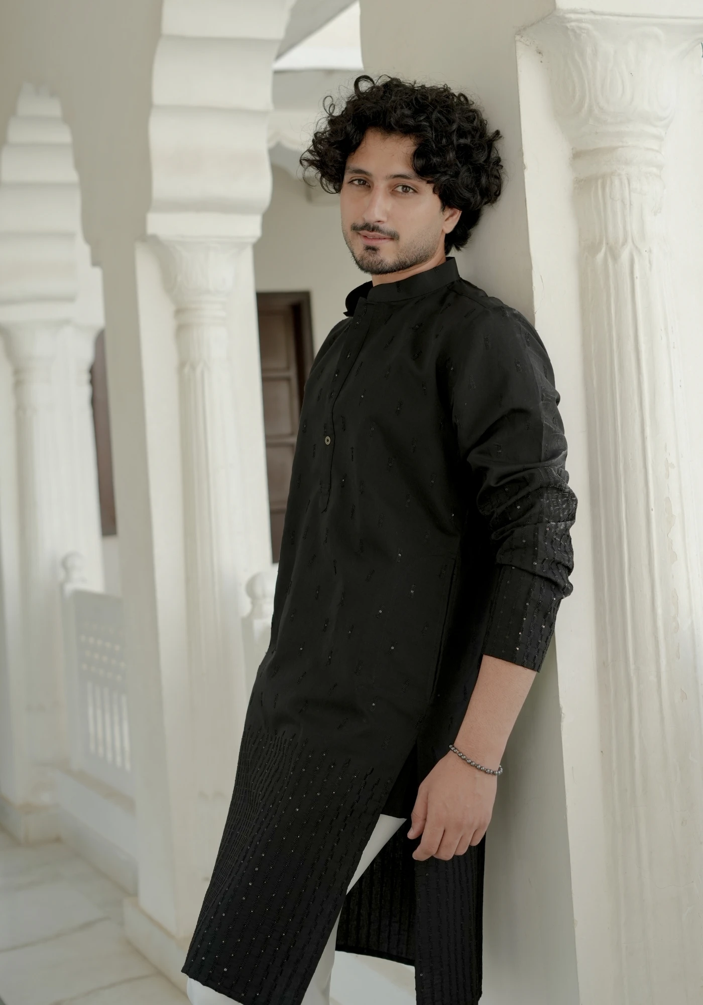 Midnight Black Nazakat Sutra Embroidered Kurta - view 4