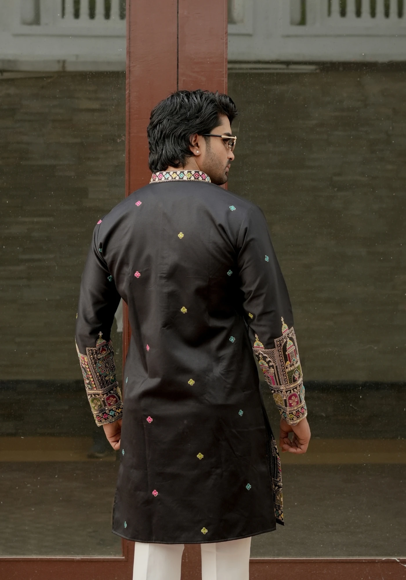 Classic Black Sheher Naqsh Embroidered Kurta - view 3