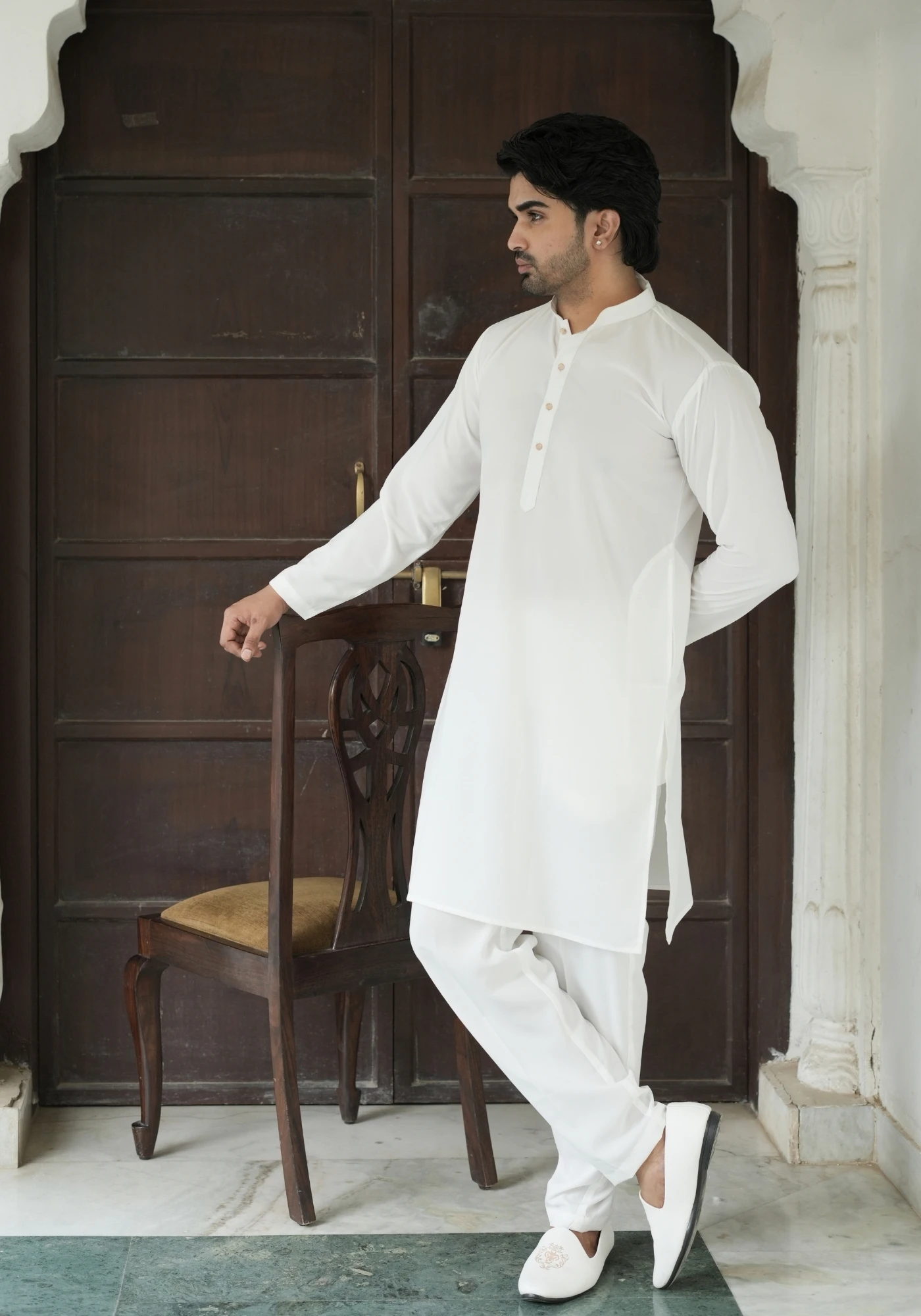 Off White Riwaayat Rangmahal Baaraat Embroidered Koti Kurta Pant Set - view 4