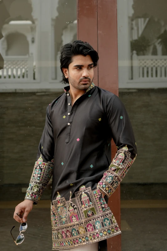 Classic Black Sheher Naqsh Embroidered Kurta