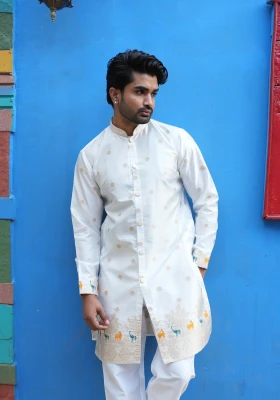 Ivory Bunaavat Pashu Baagh Jacquard Front Open Kurta